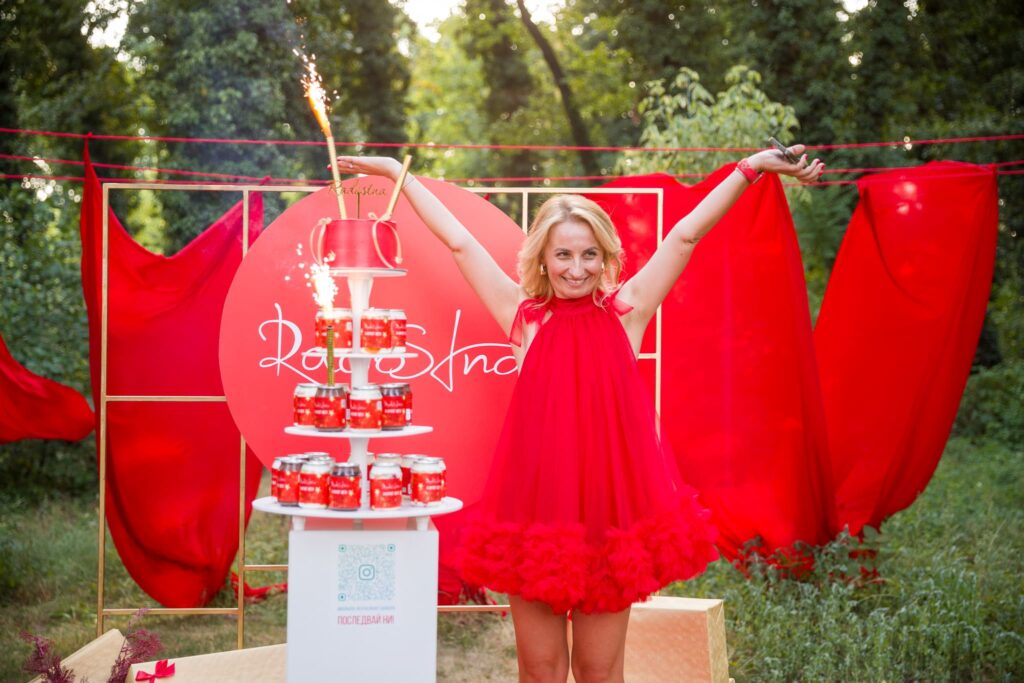 Shine Red Party –  инфлуенсърски взрив под открито небе на най-горещото парти на годината