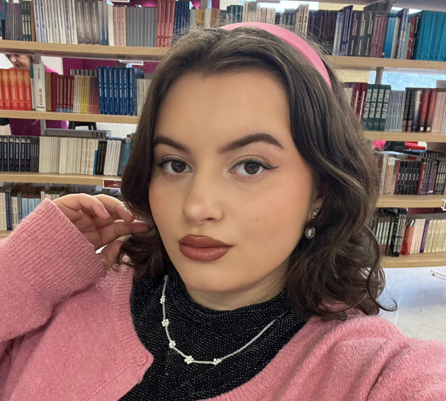 Интервю с Елизабет Коен: „Родена да бъде видяна: едно момиче, една мечта и пътят към личен бранд“